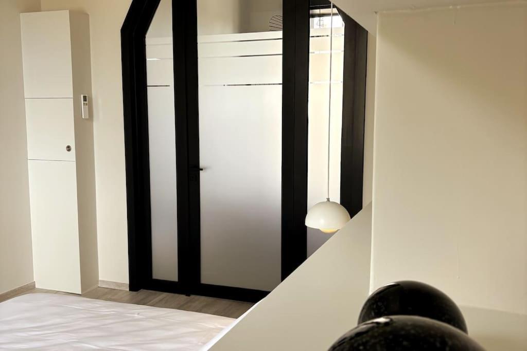 Au Cabinet Childeric Apartment ตูร์แน ภายนอก รูปภาพ